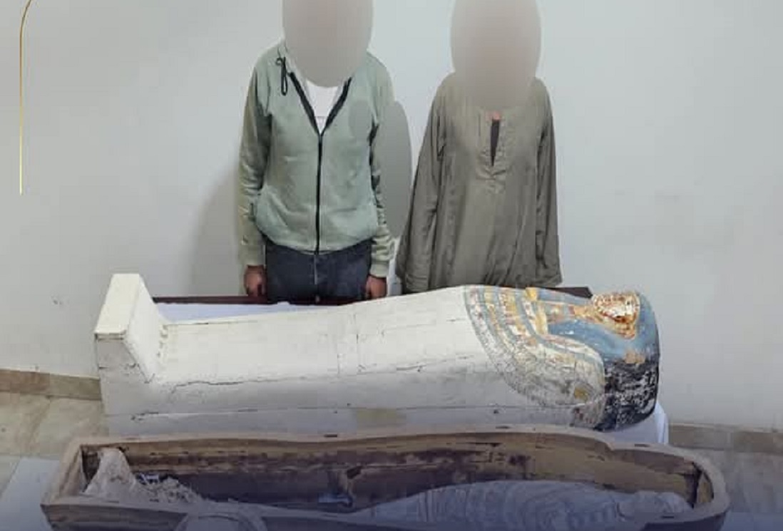 ضبط شخصين بتهمة الاتجار بالاثار بالواسطى 